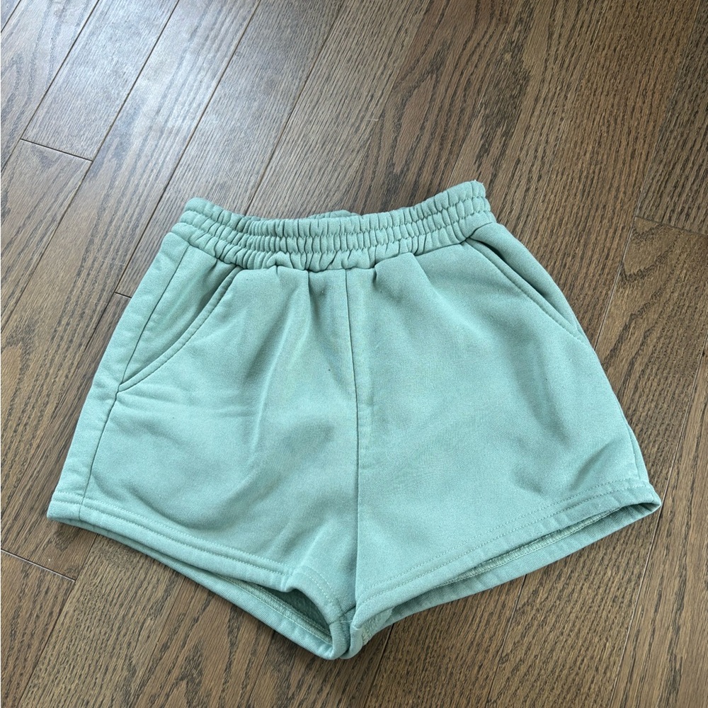 SHEIN Green Athletic Shorts with Elastic Waistband